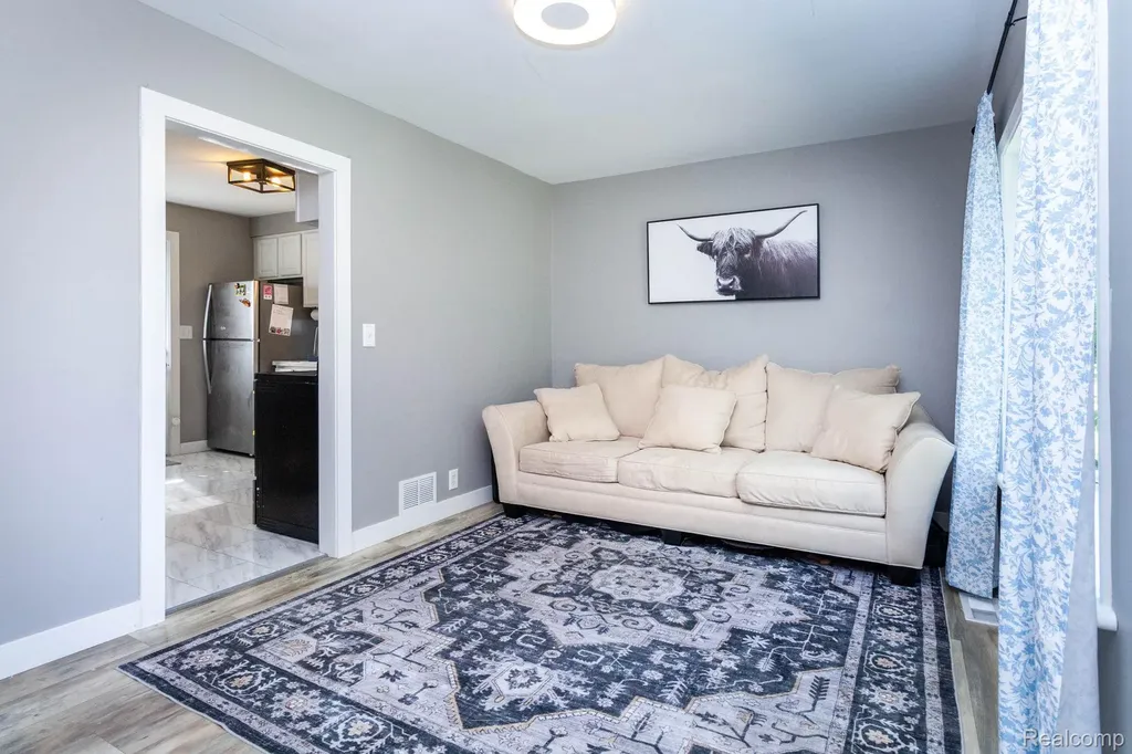 2559 Harrison Avenue Rochester Hills City MI 48307