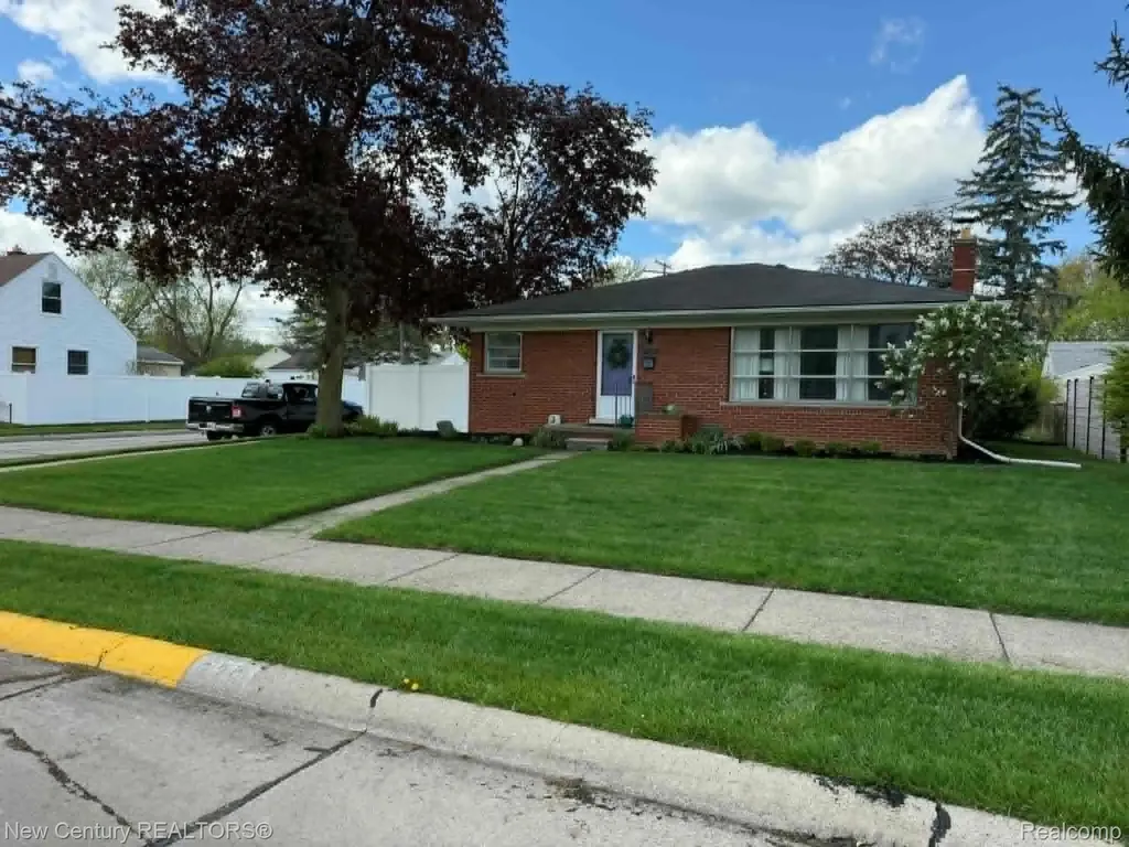 220 S Marias Avenue Clawson City MI 48017