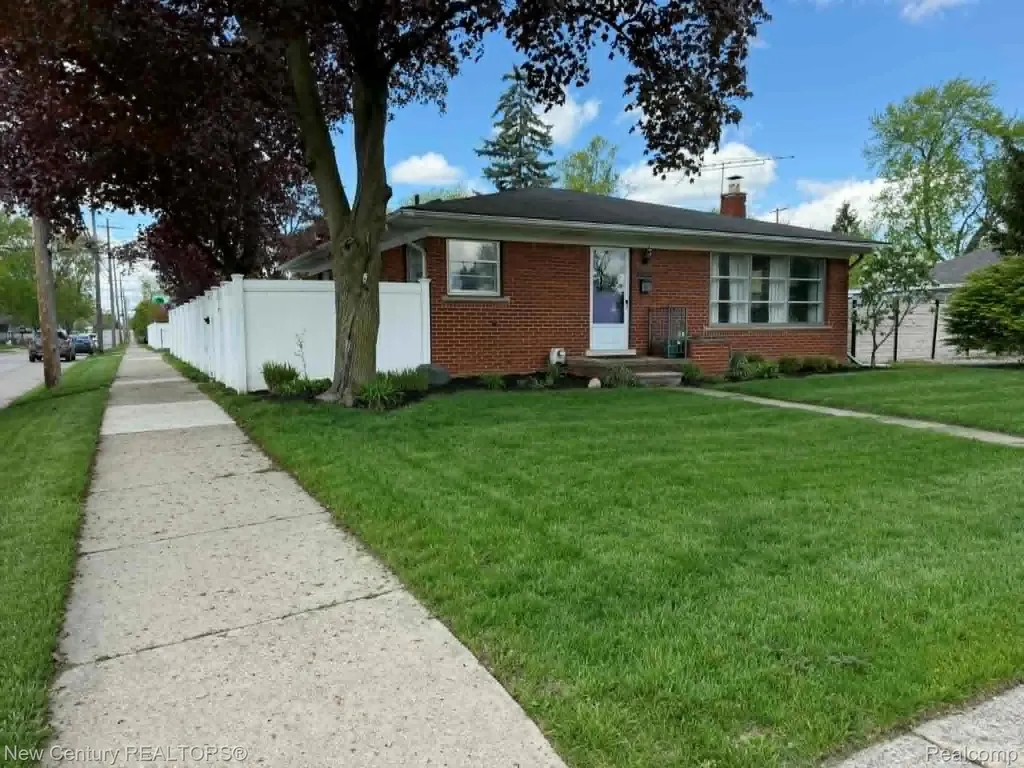 220 S Marias Avenue Clawson City MI 48017