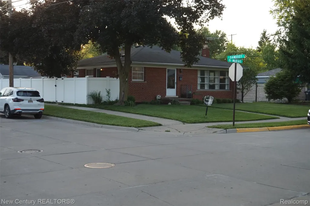 220 S Marias Avenue Clawson City MI 48017
