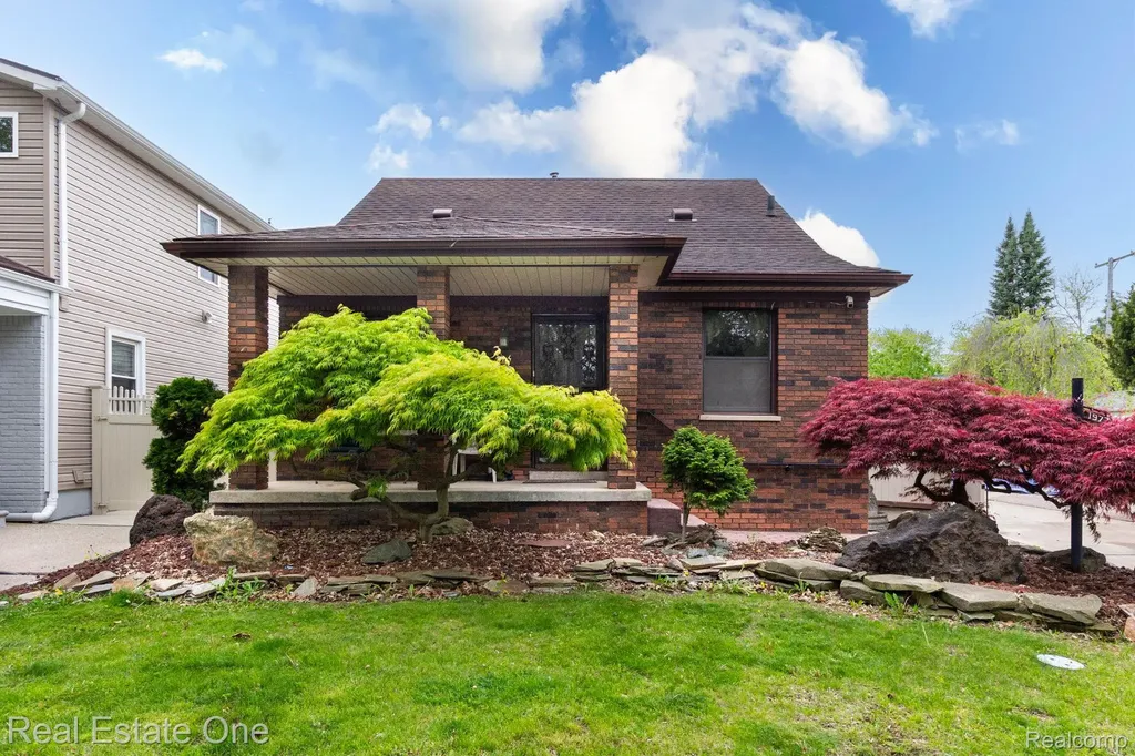 1977 Markese Avenue Lincoln Park City MI 48146