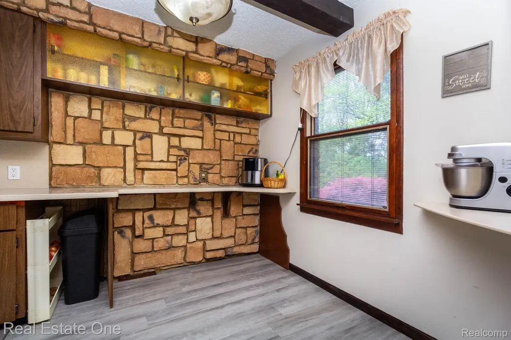 1977 Markese Avenue Lincoln Park City MI 48146