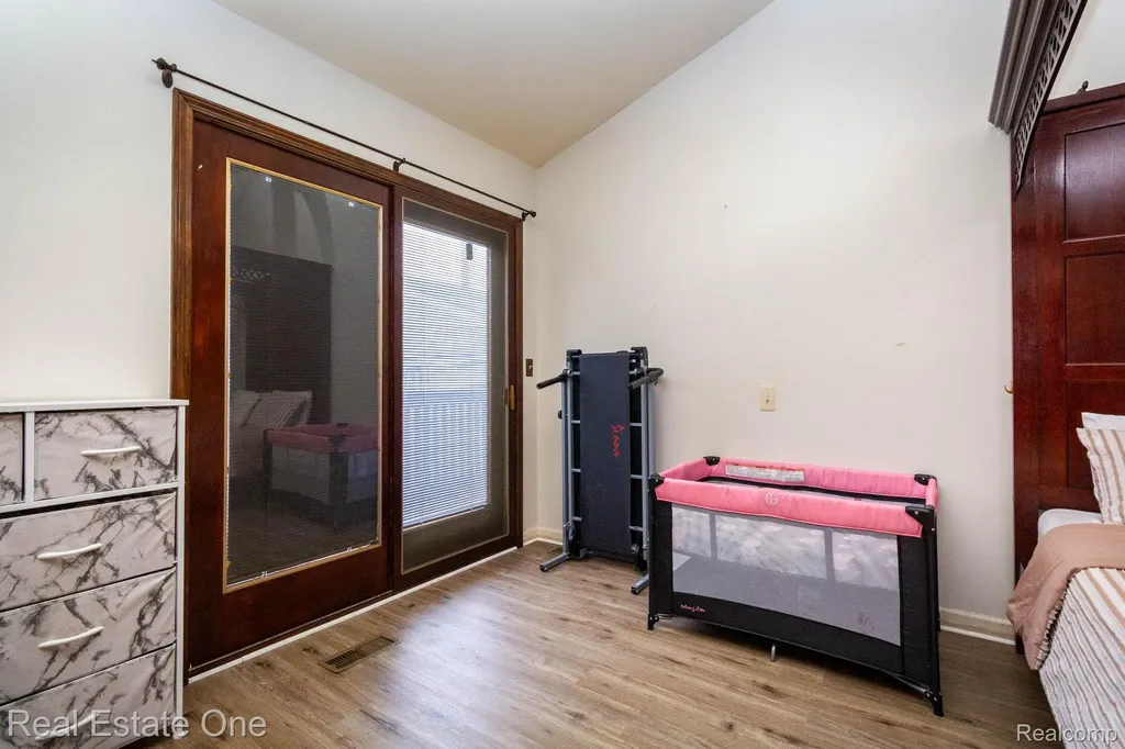 1977 Markese Avenue Lincoln Park City MI 48146
