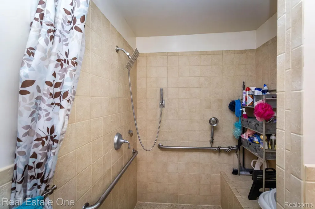 1977 Markese Avenue Lincoln Park City MI 48146