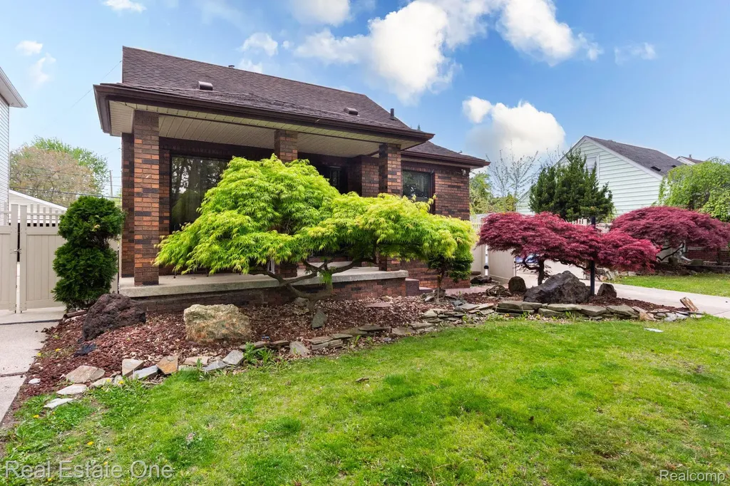 1977 Markese Avenue Lincoln Park City MI 48146
