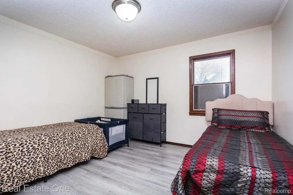 1977 Markese Avenue Lincoln Park City MI 48146