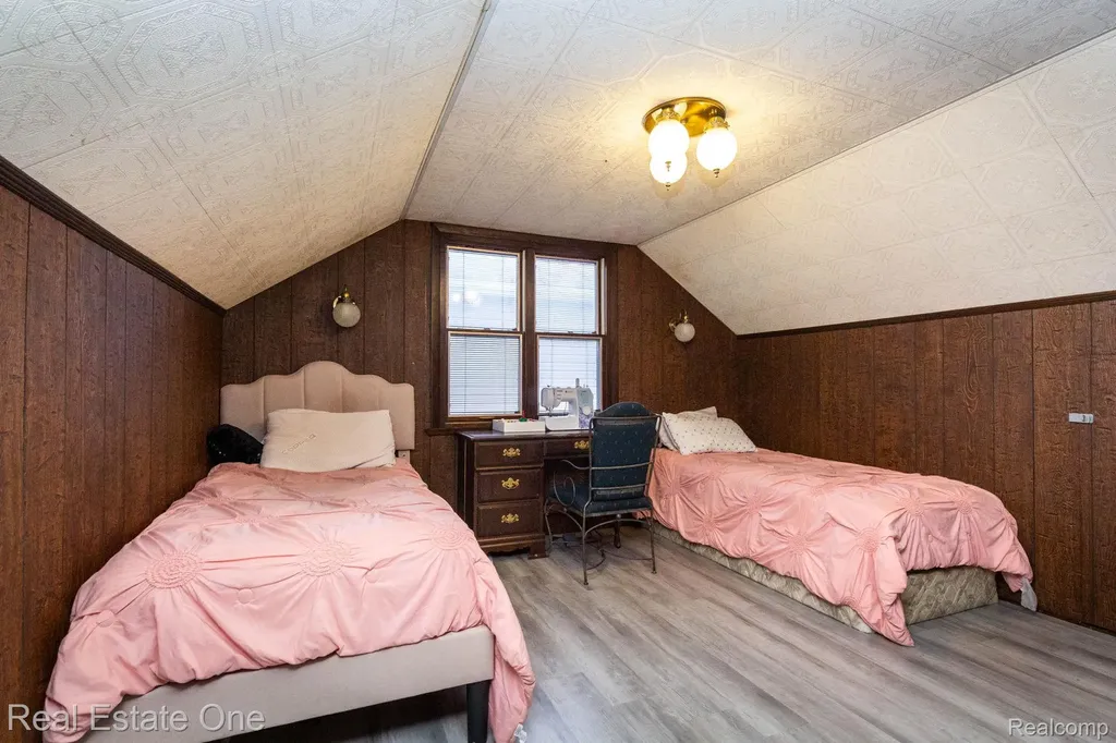 1977 Markese Avenue Lincoln Park City MI 48146