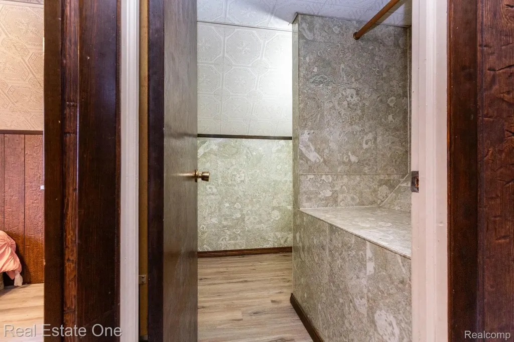 1977 Markese Avenue Lincoln Park City MI 48146