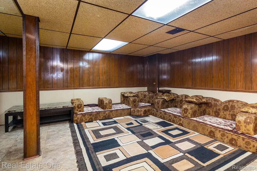 1977 Markese Avenue Lincoln Park City MI 48146