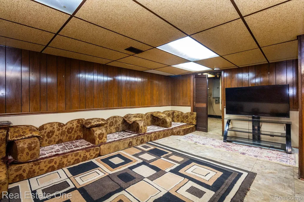 1977 Markese Avenue Lincoln Park City MI 48146