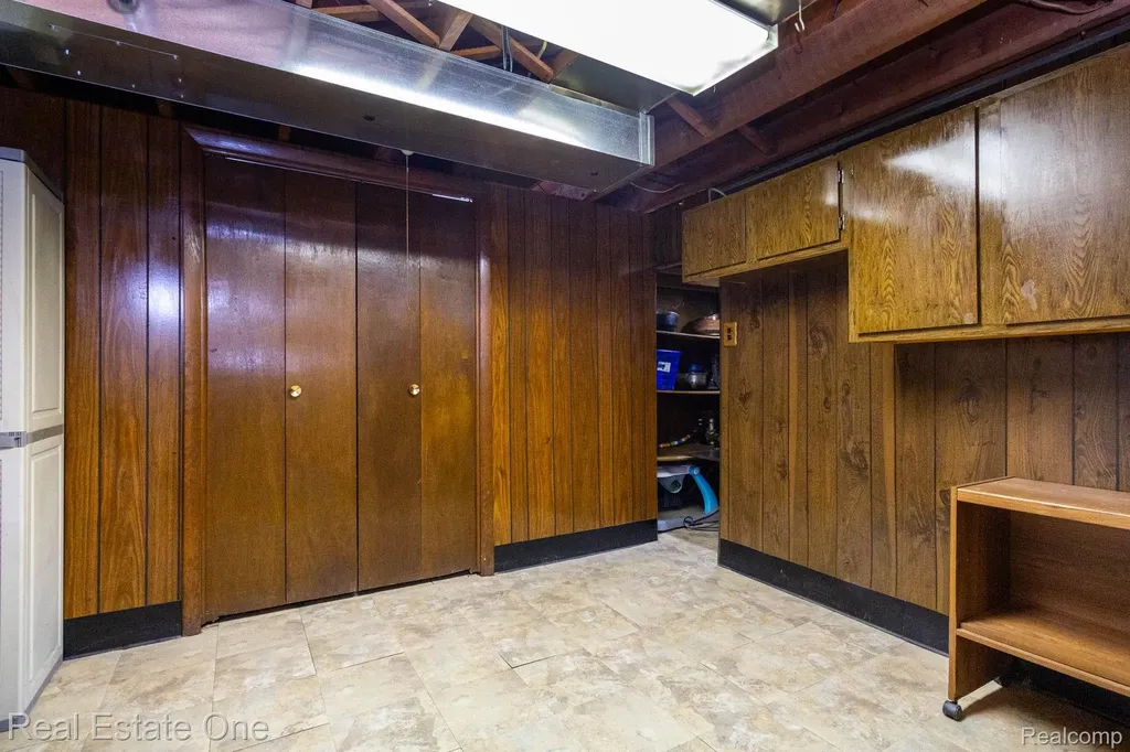 1977 Markese Avenue Lincoln Park City MI 48146