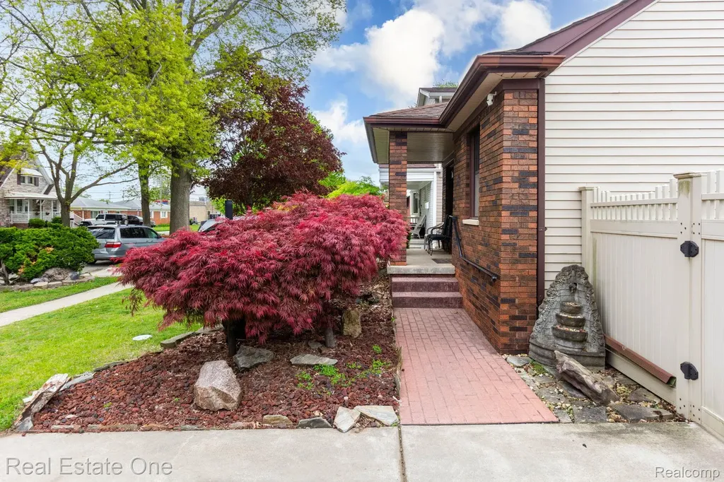 1977 Markese Avenue Lincoln Park City MI 48146