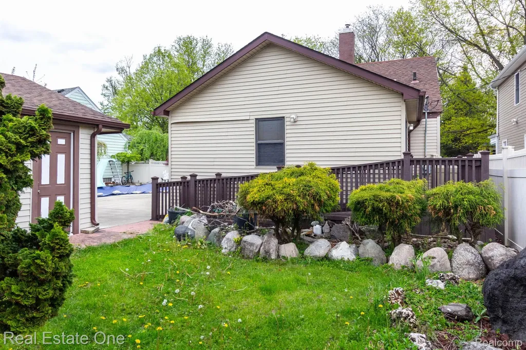 1977 Markese Avenue Lincoln Park City MI 48146