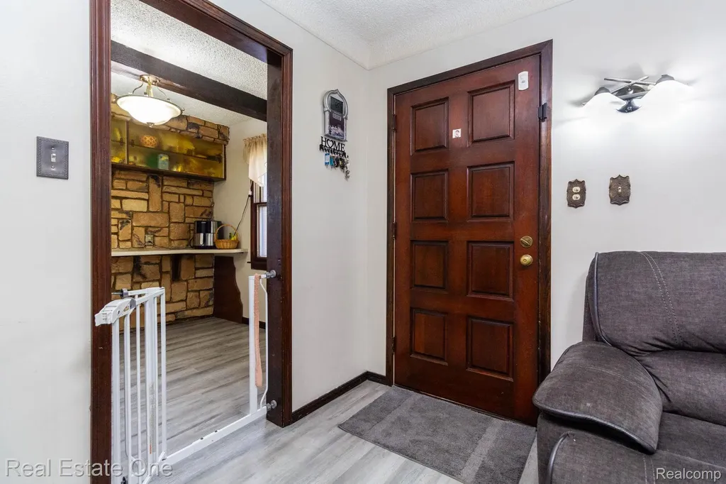 1977 Markese Avenue Lincoln Park City MI 48146