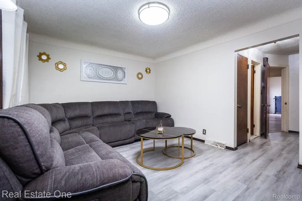 1977 Markese Avenue Lincoln Park City MI 48146