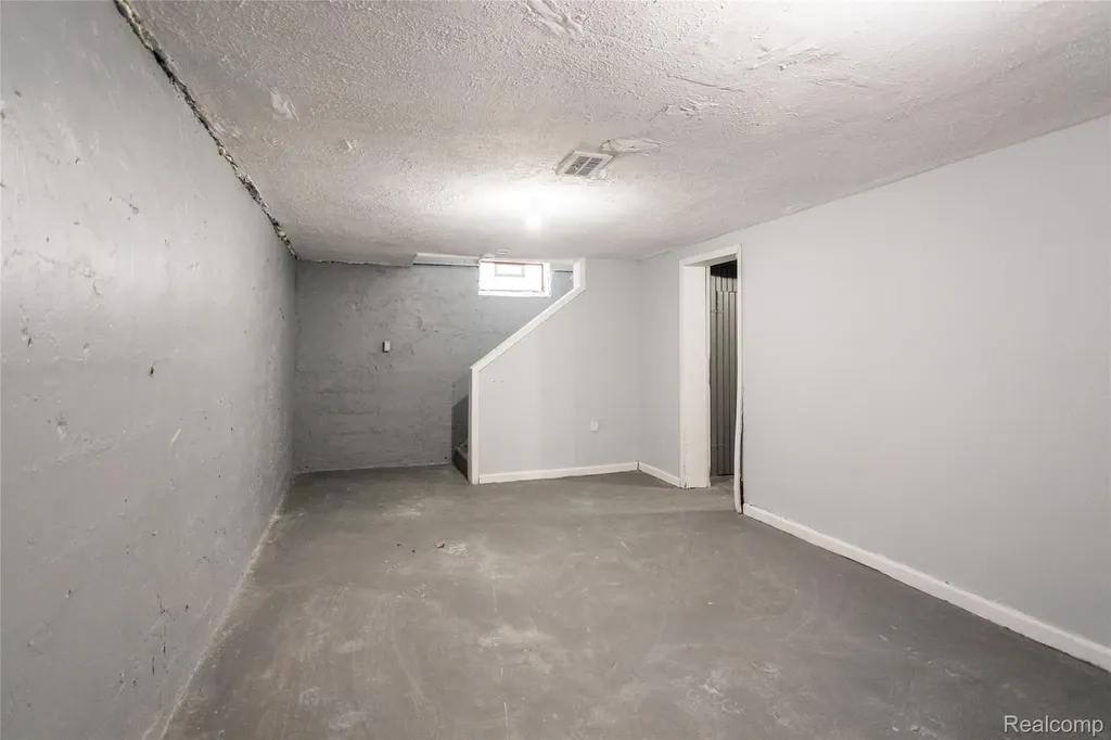 16863 Birwood Street Detroit City MI 48221