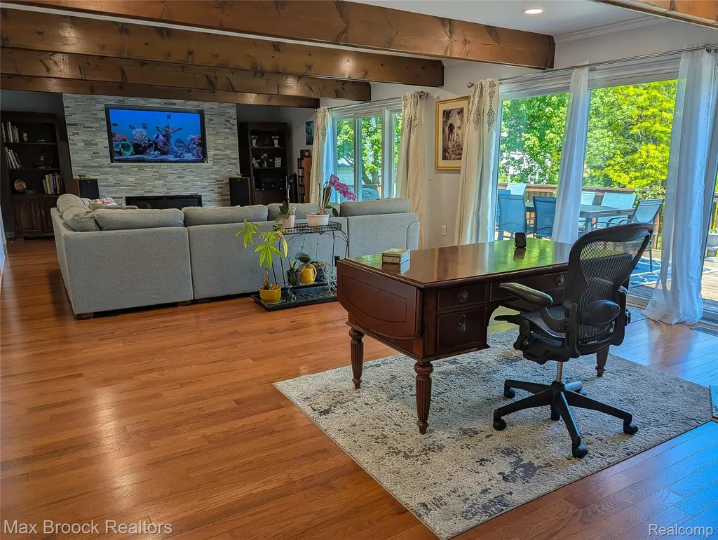 5415 White Hall Circle West Bloomfield Charter Township MI 48323