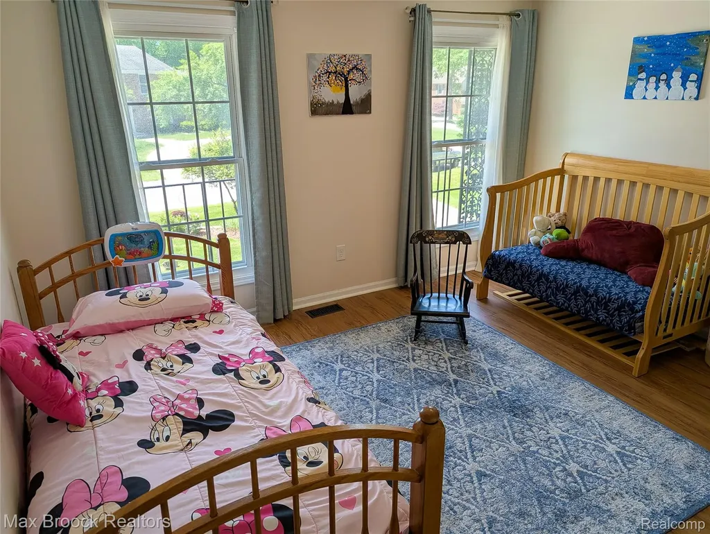 5415 White Hall Circle West Bloomfield Charter Township MI 48323