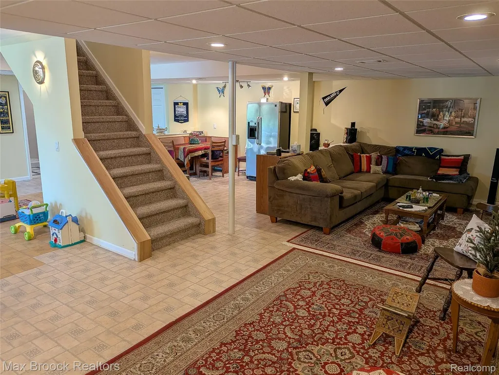 5415 White Hall Circle West Bloomfield Charter Township MI 48323