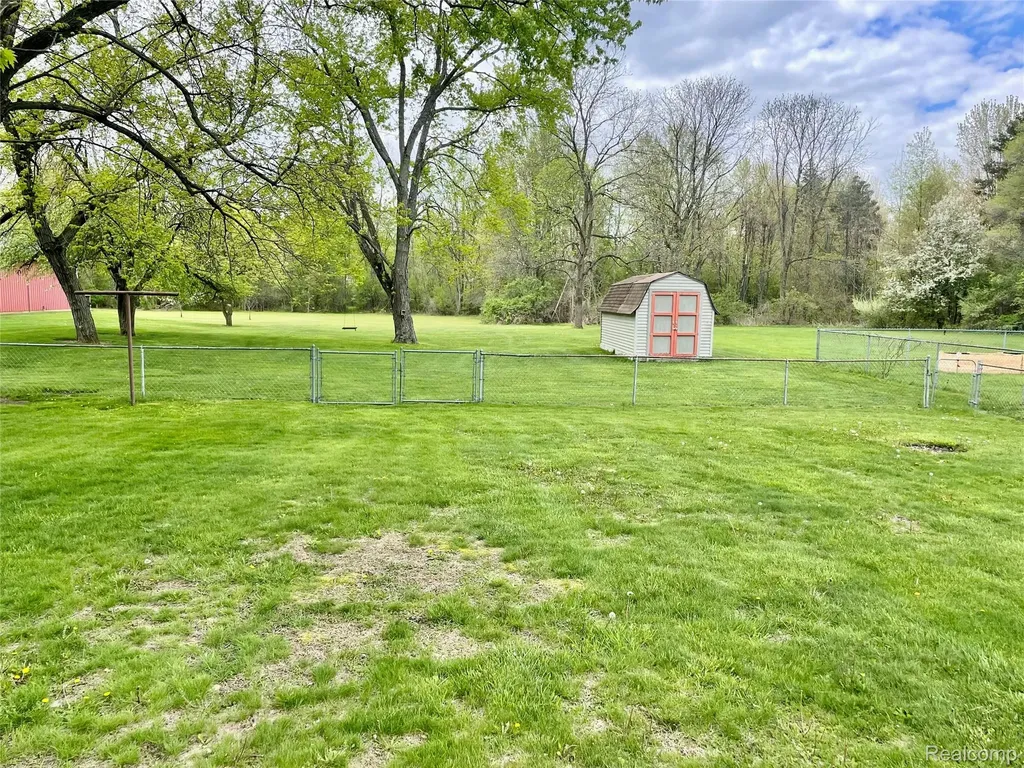 7234 Davison Road Davison Township MI 48423