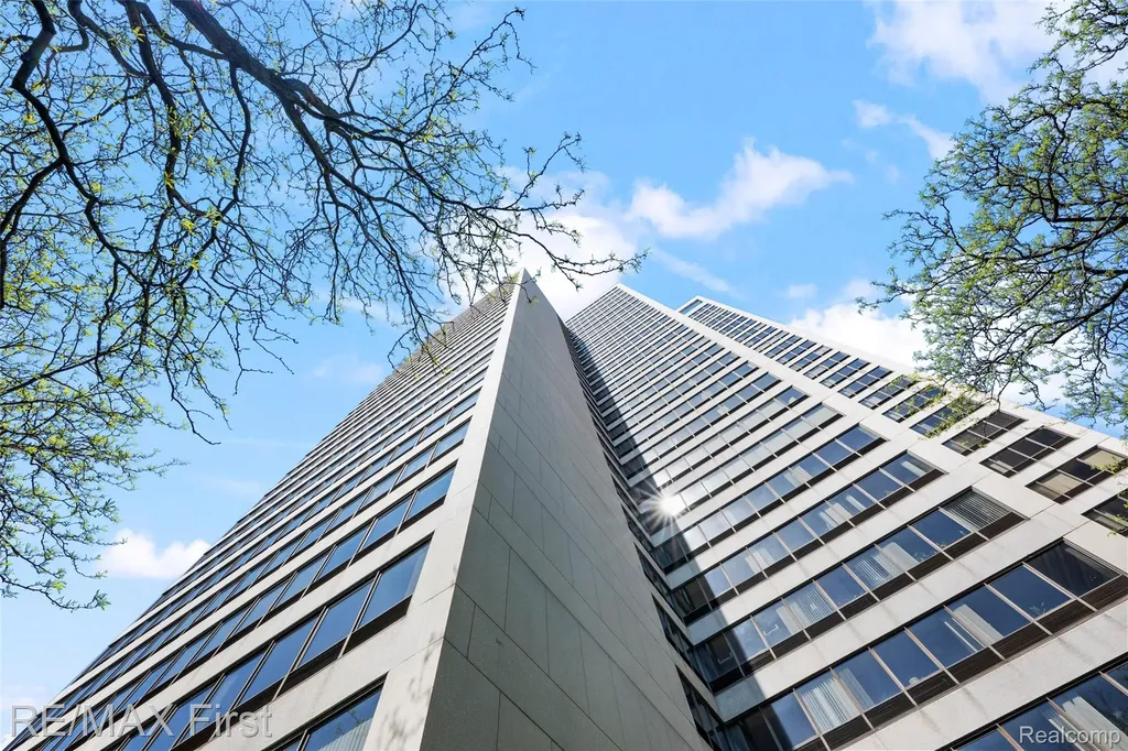 1001 W Jefferson Avenue Detroit City MI 48226