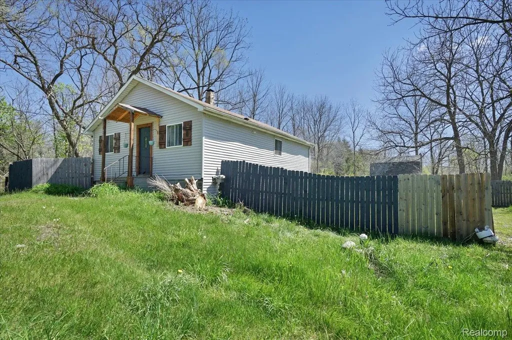 4264 Branch Road Genesee Charter Township MI 48506