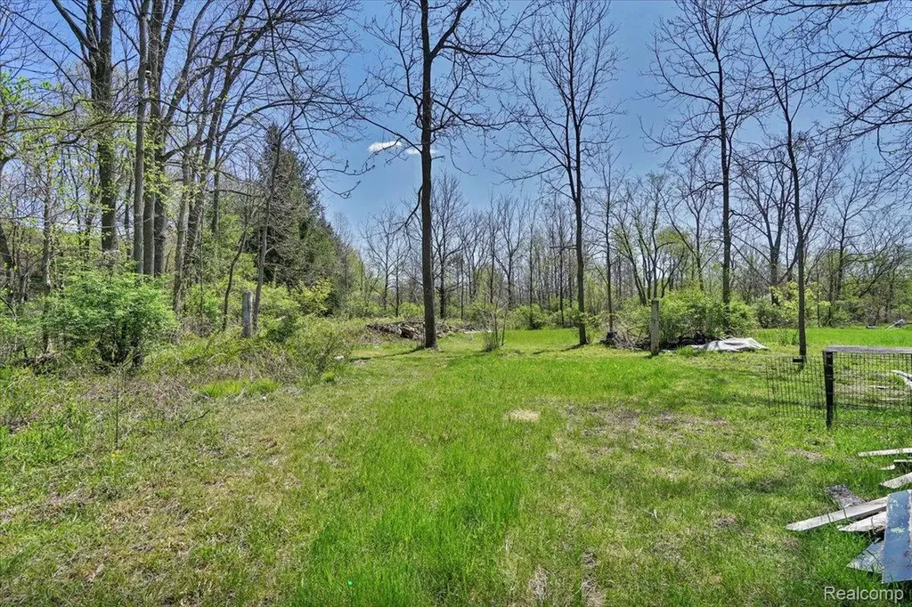 4264 Branch Road Genesee Charter Township MI 48506