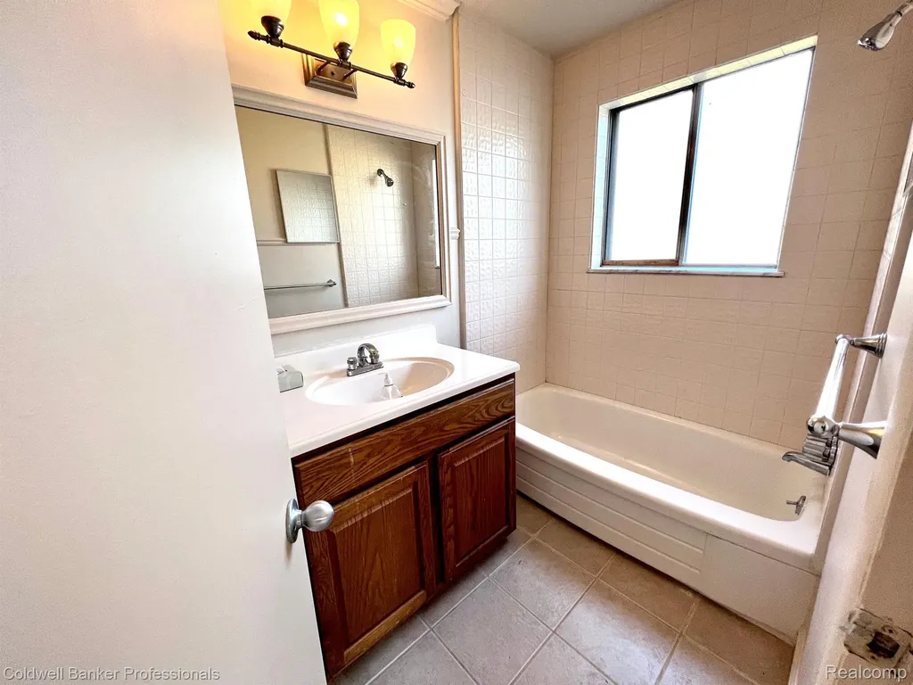 1716 Milverton Drive Troy City MI 48083