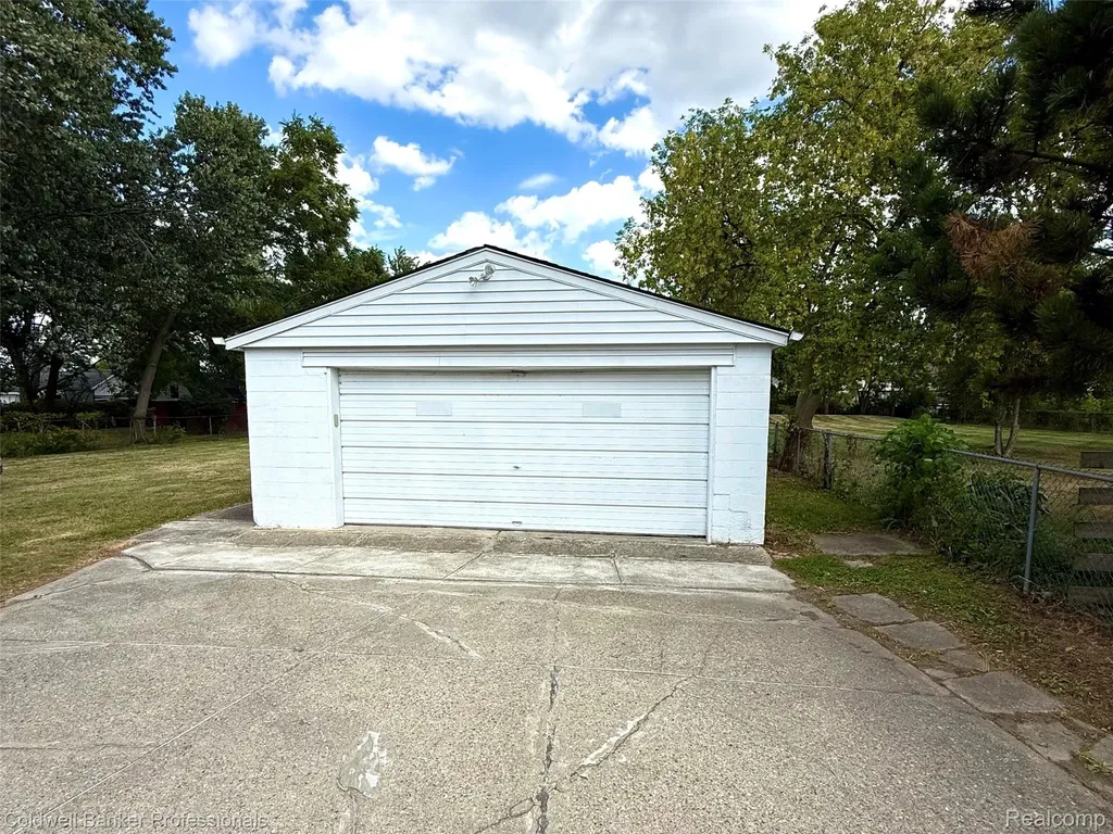 1716 Milverton Drive Troy City MI 48083