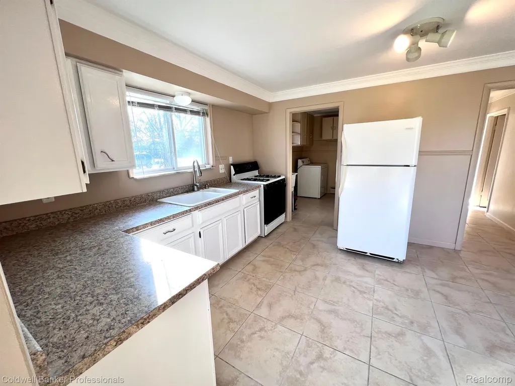 1716 Milverton Drive Troy City MI 48083