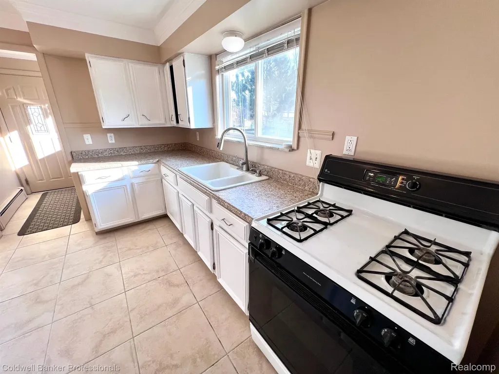 1716 Milverton Drive Troy City MI 48083