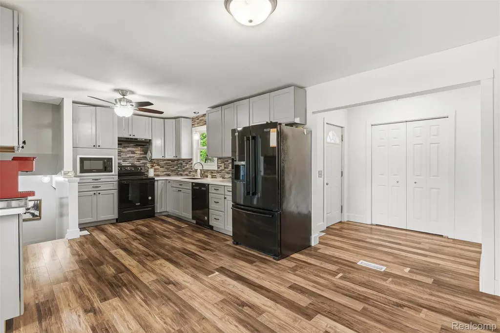14433 Tuscola Road Vienna Charter Township MI 48420