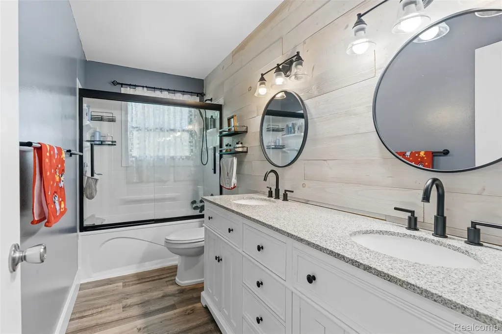 14433 Tuscola Road Vienna Charter Township MI 48420