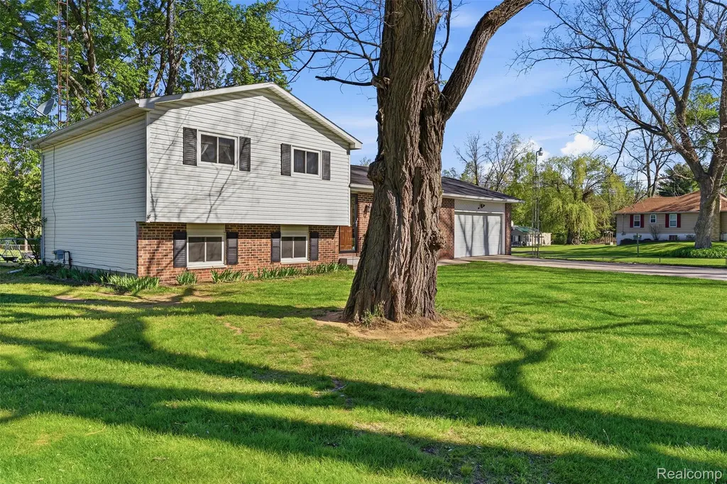 14433 Tuscola Road Vienna Charter Township MI 48420
