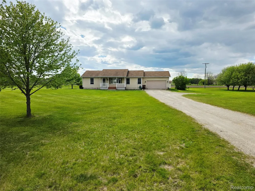 10423 Fowlerville Road Conway Township MI 48836