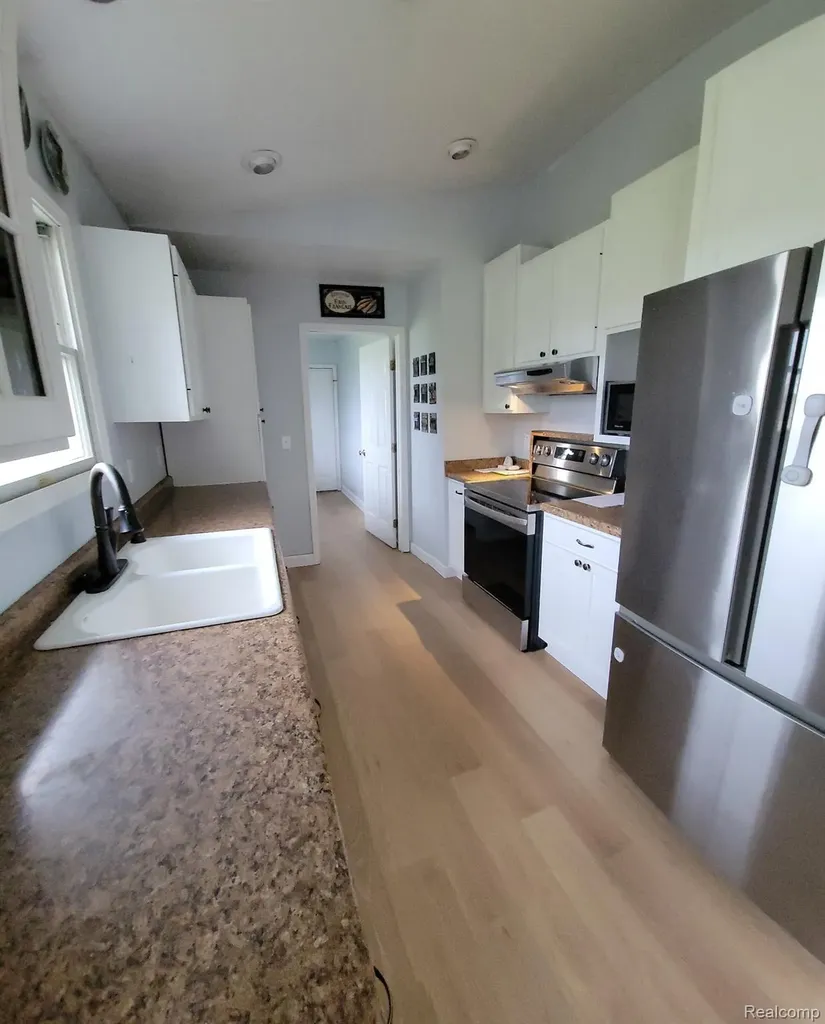 10423 Fowlerville Road Conway Township MI 48836