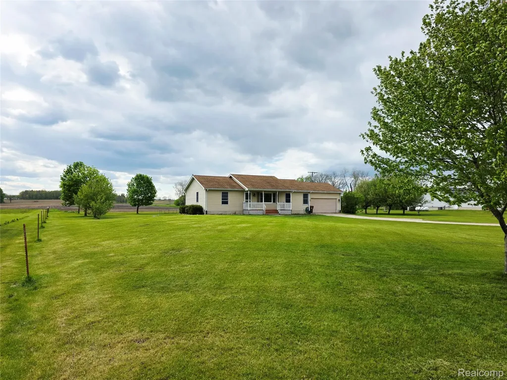 10423 Fowlerville Road Conway Township MI 48836