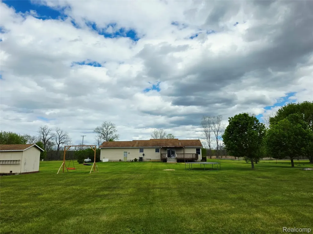 10423 Fowlerville Road Conway Township MI 48836