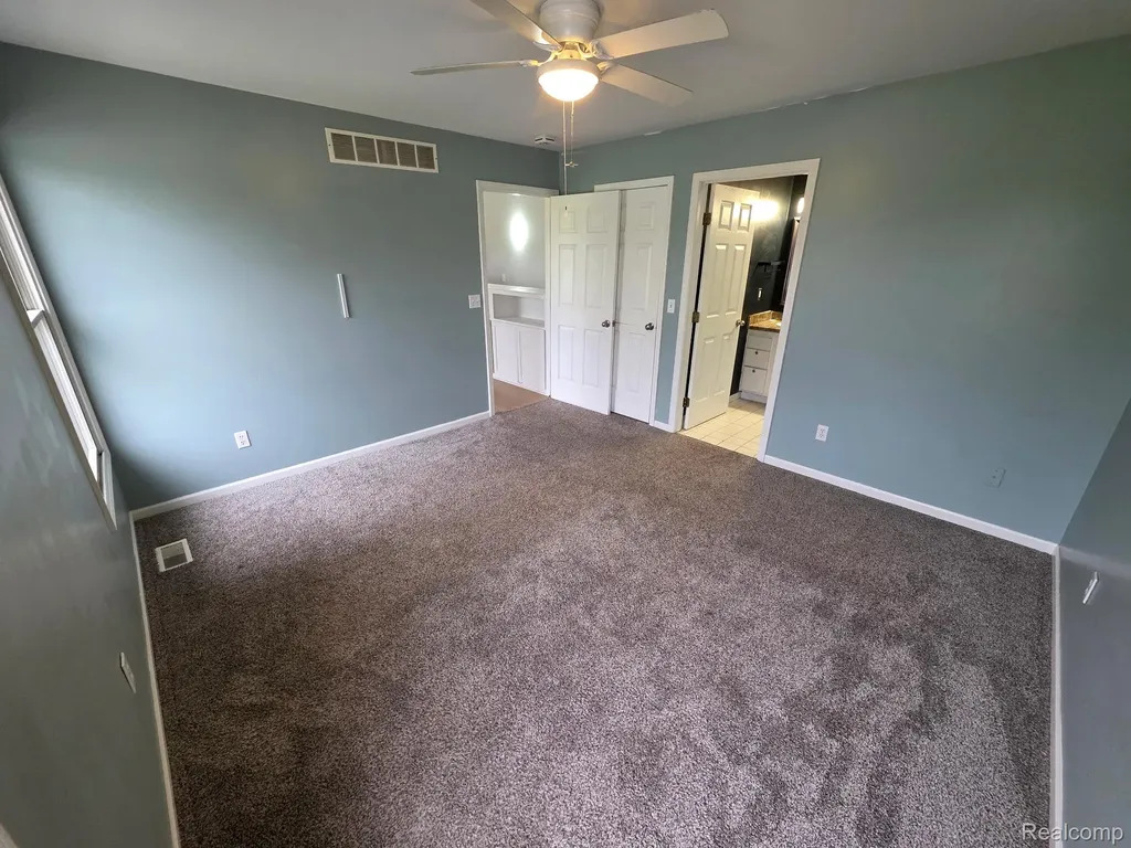 10423 Fowlerville Road Conway Township MI 48836