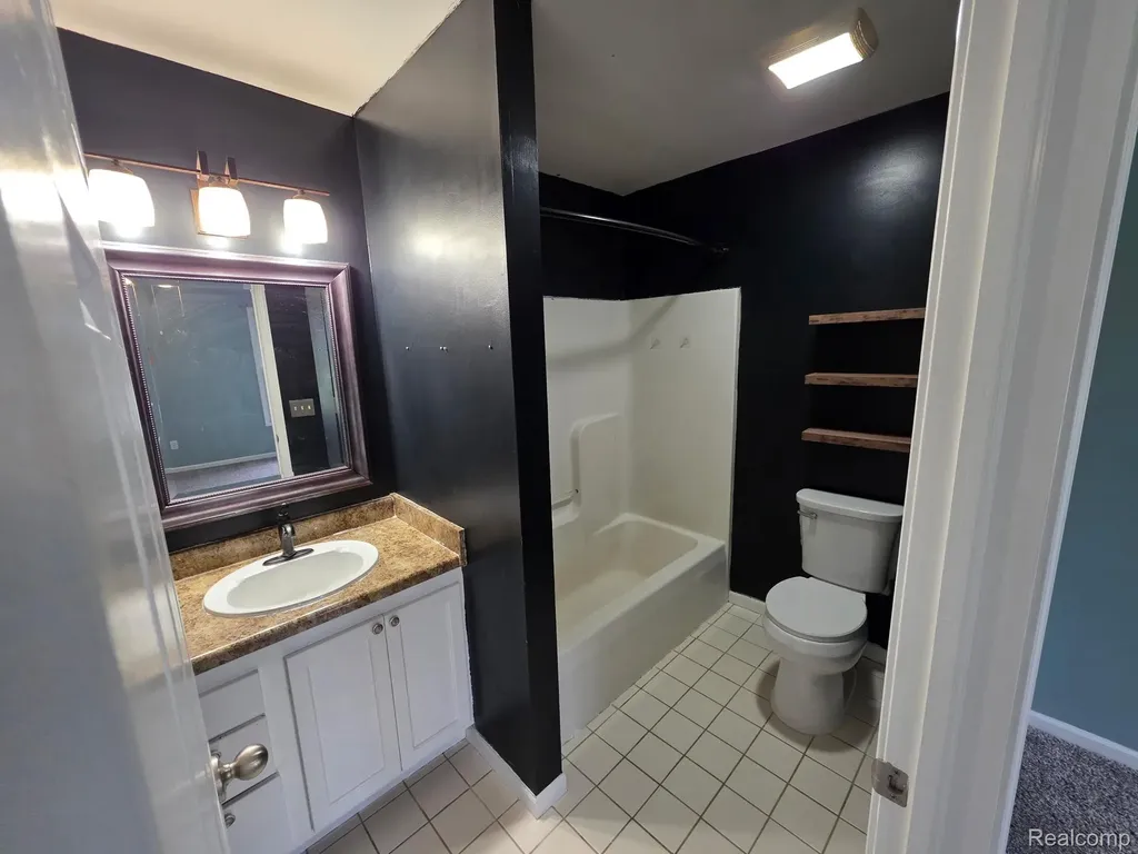 10423 Fowlerville Road Conway Township MI 48836