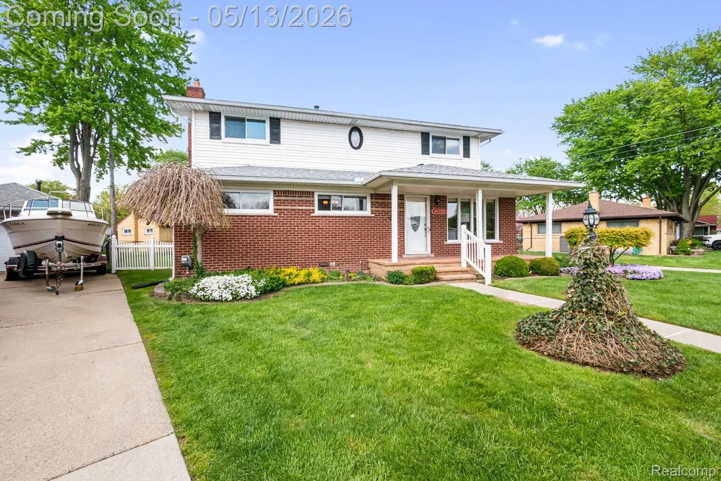 21223 Briar Court St. Clair Shores City MI 48081