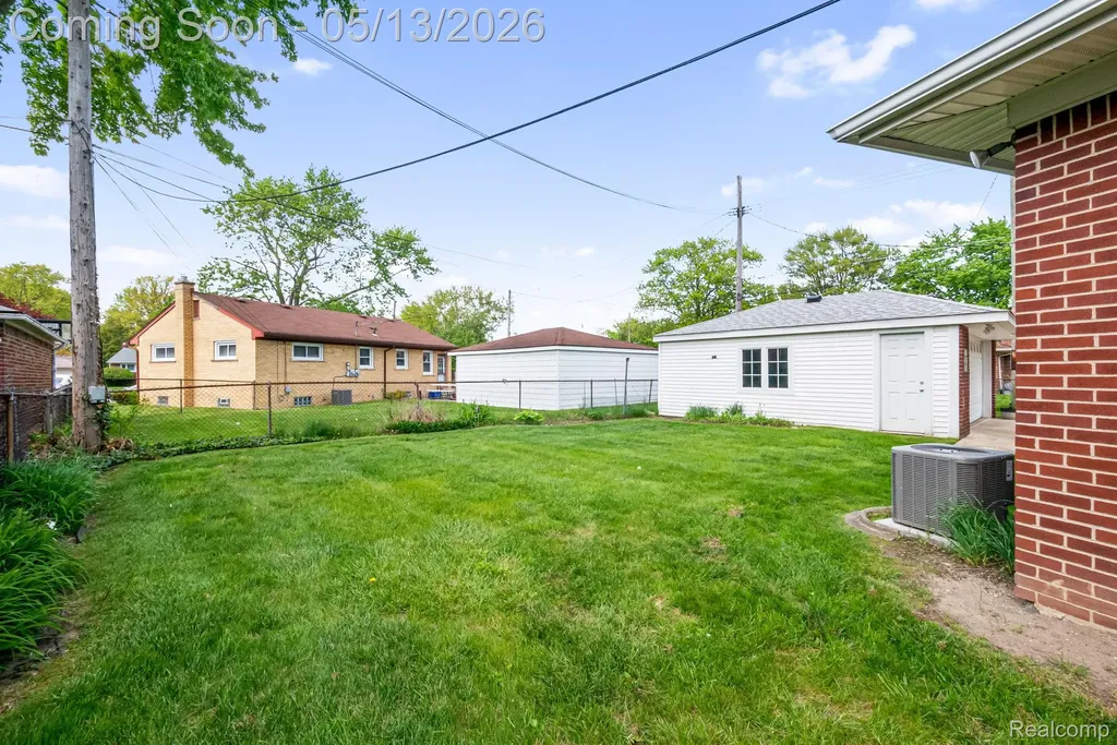 21223 Briar Court St. Clair Shores City MI 48081