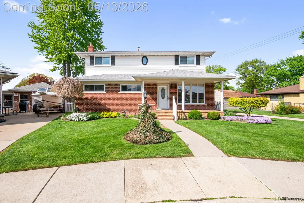 21223 Briar Court St. Clair Shores City MI 48081