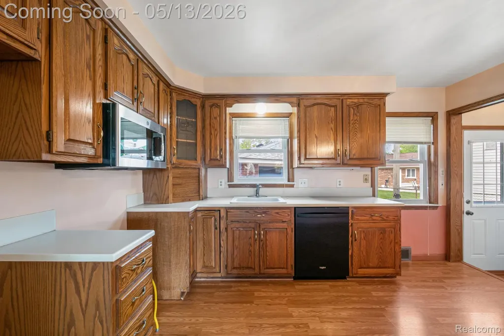 21223 Briar Court St. Clair Shores City MI 48081
