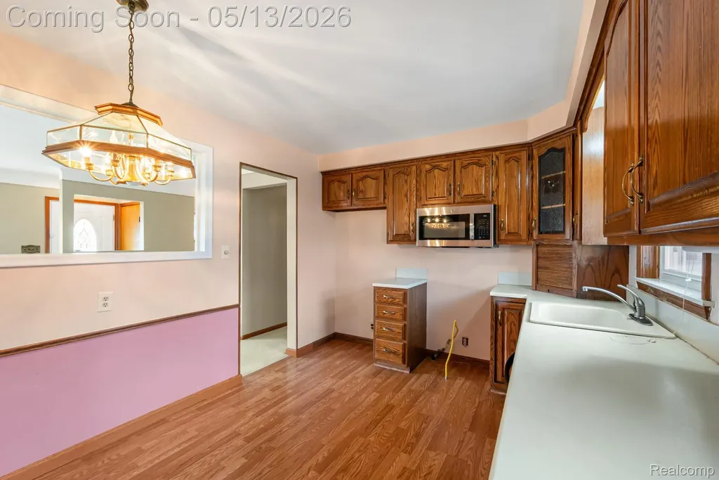 21223 Briar Court St. Clair Shores City MI 48081