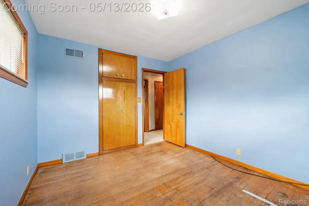 21223 Briar Court St. Clair Shores City MI 48081