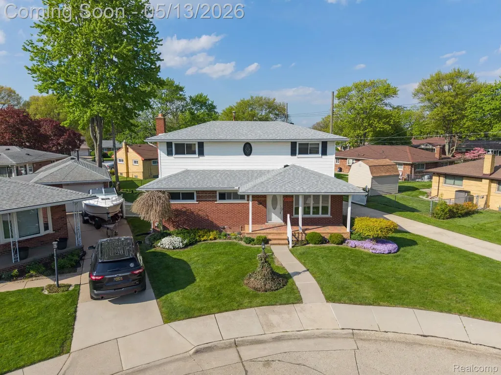 21223 Briar Court St. Clair Shores City MI 48081