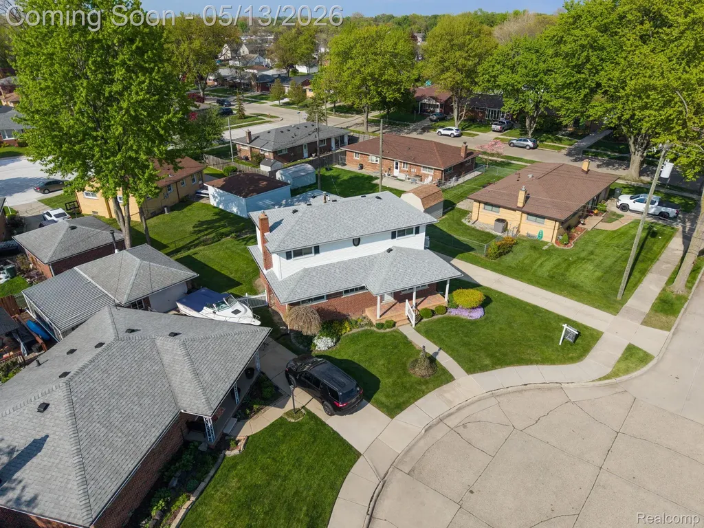 21223 Briar Court St. Clair Shores City MI 48081