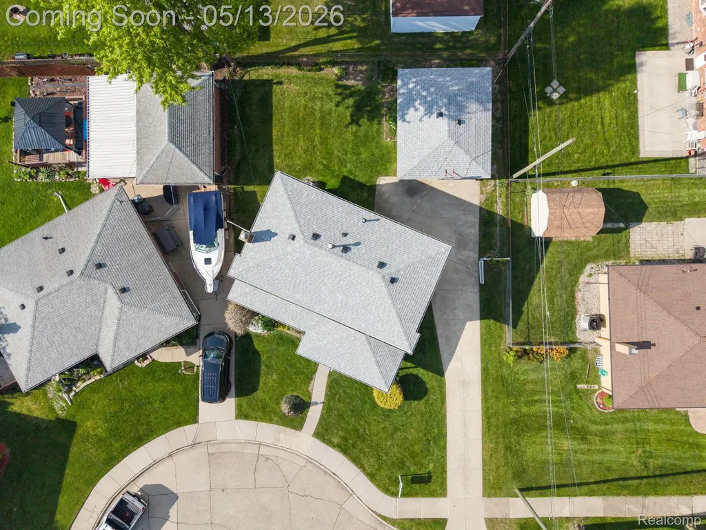 21223 Briar Court St. Clair Shores City MI 48081