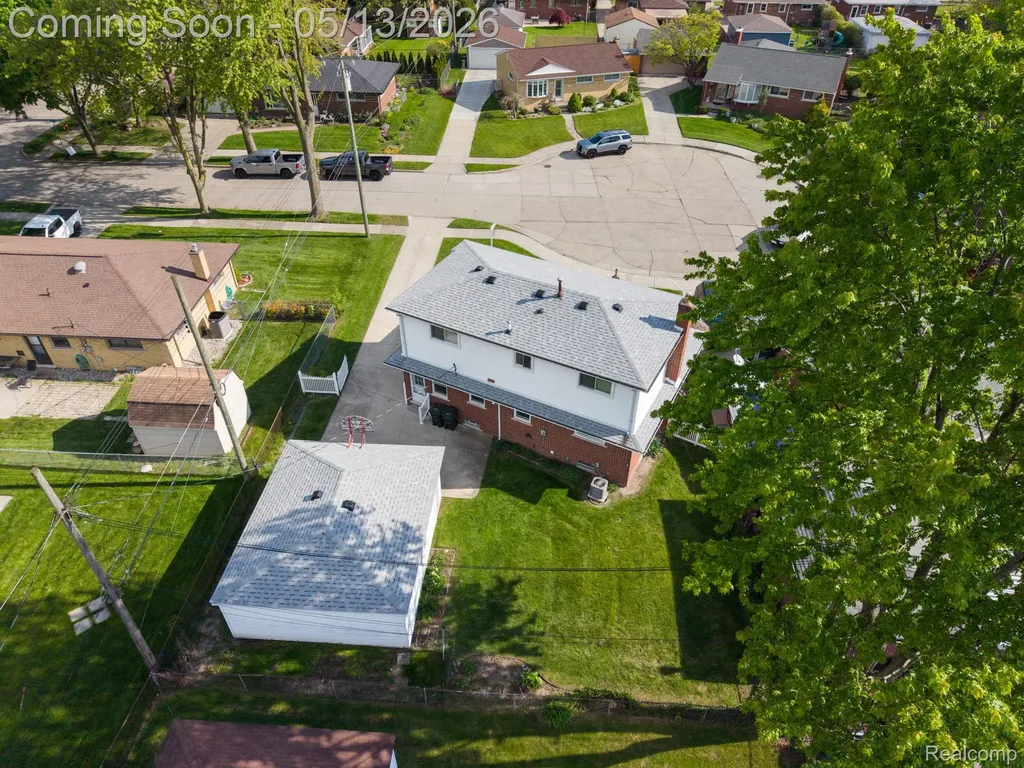 21223 Briar Court St. Clair Shores City MI 48081